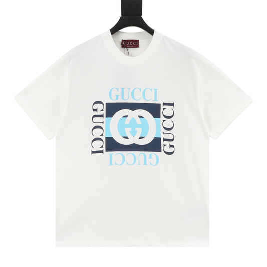 Gucci Heritage Emblem Print T-Shirt front view