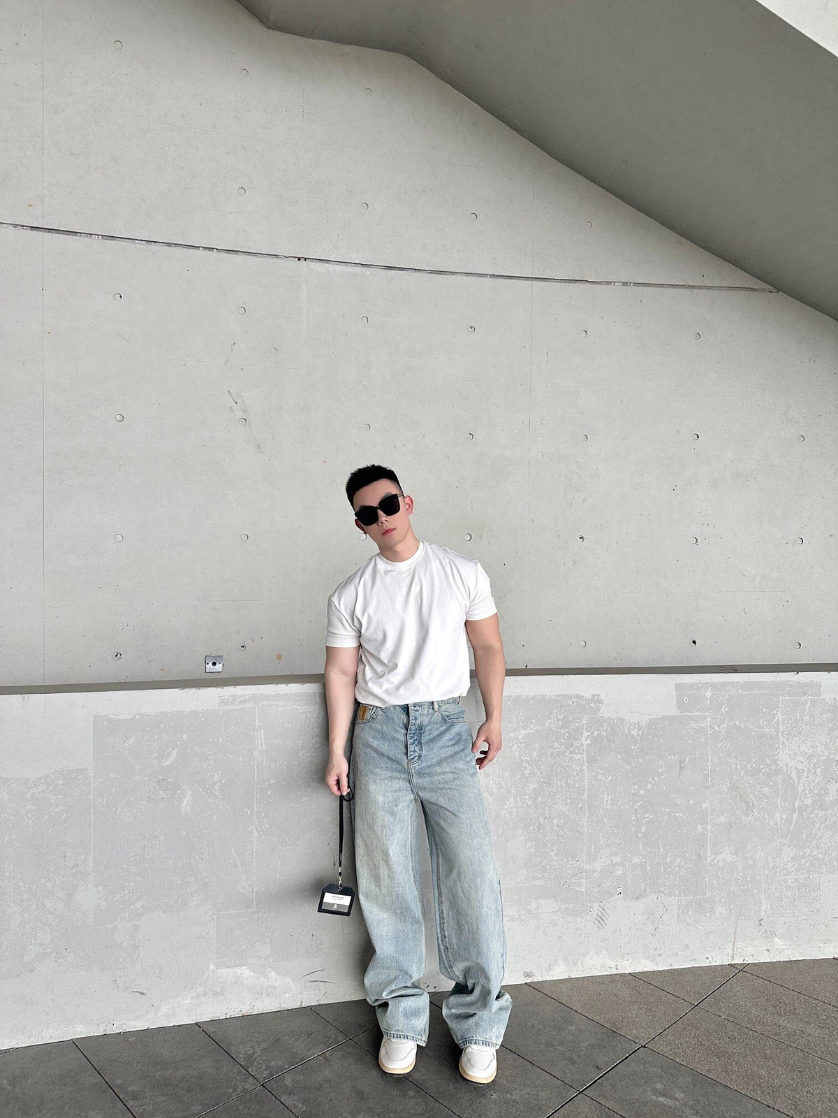 Louis Vuitton Back-Pocket Embroidered Skate Jeans - Light Blue product image 2