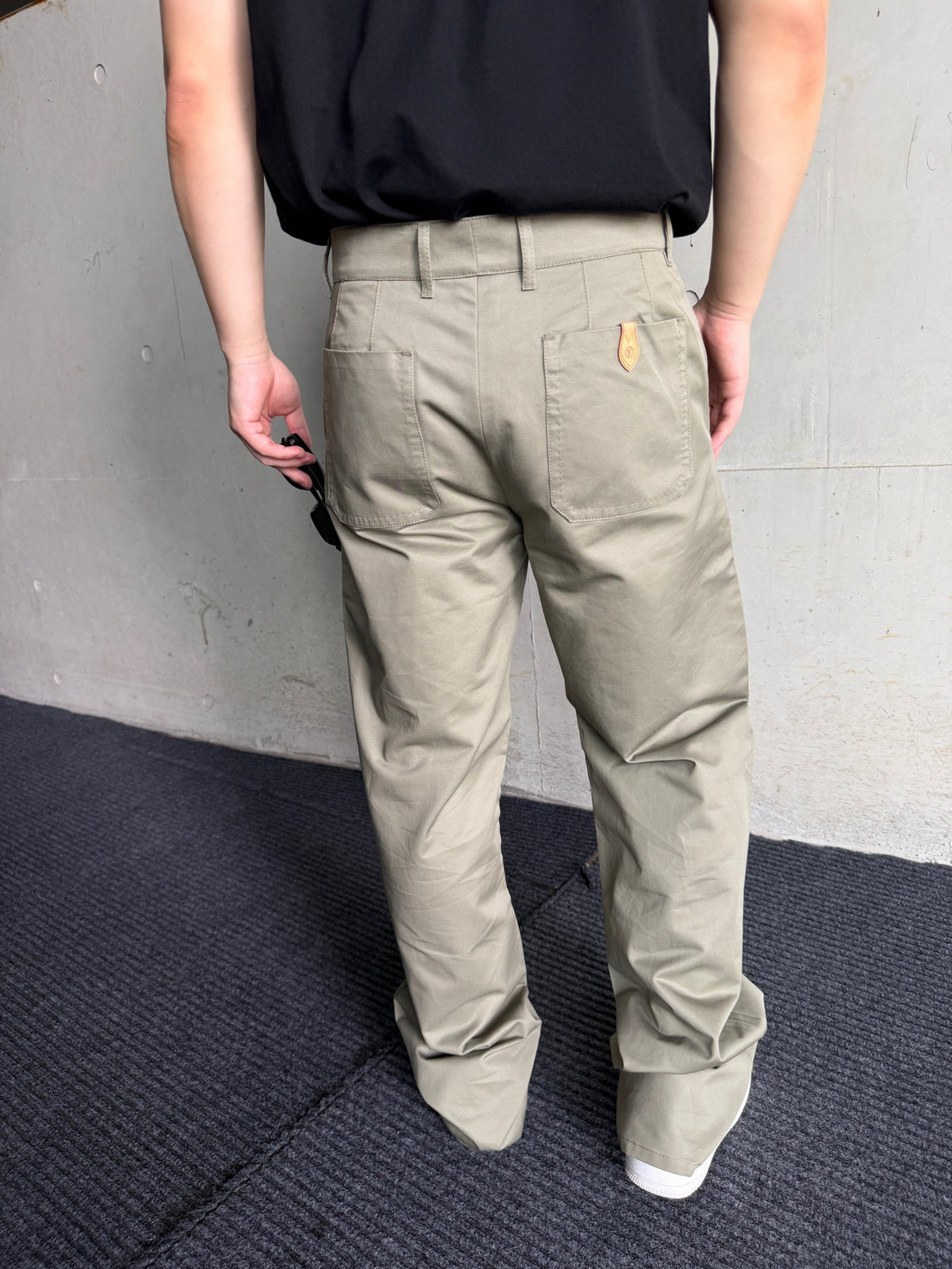 Louis Vuitton Leather-Pocket Silk-Cotton Crepe Trousers - Sage Green product image 9